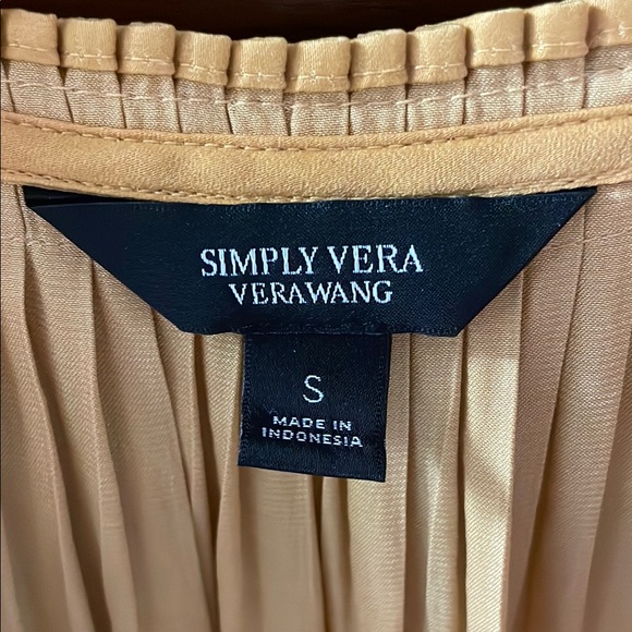 Simply Vera Vera Wang Yellow Sleeveless Relaxed Blouse - Picture 2 of 5